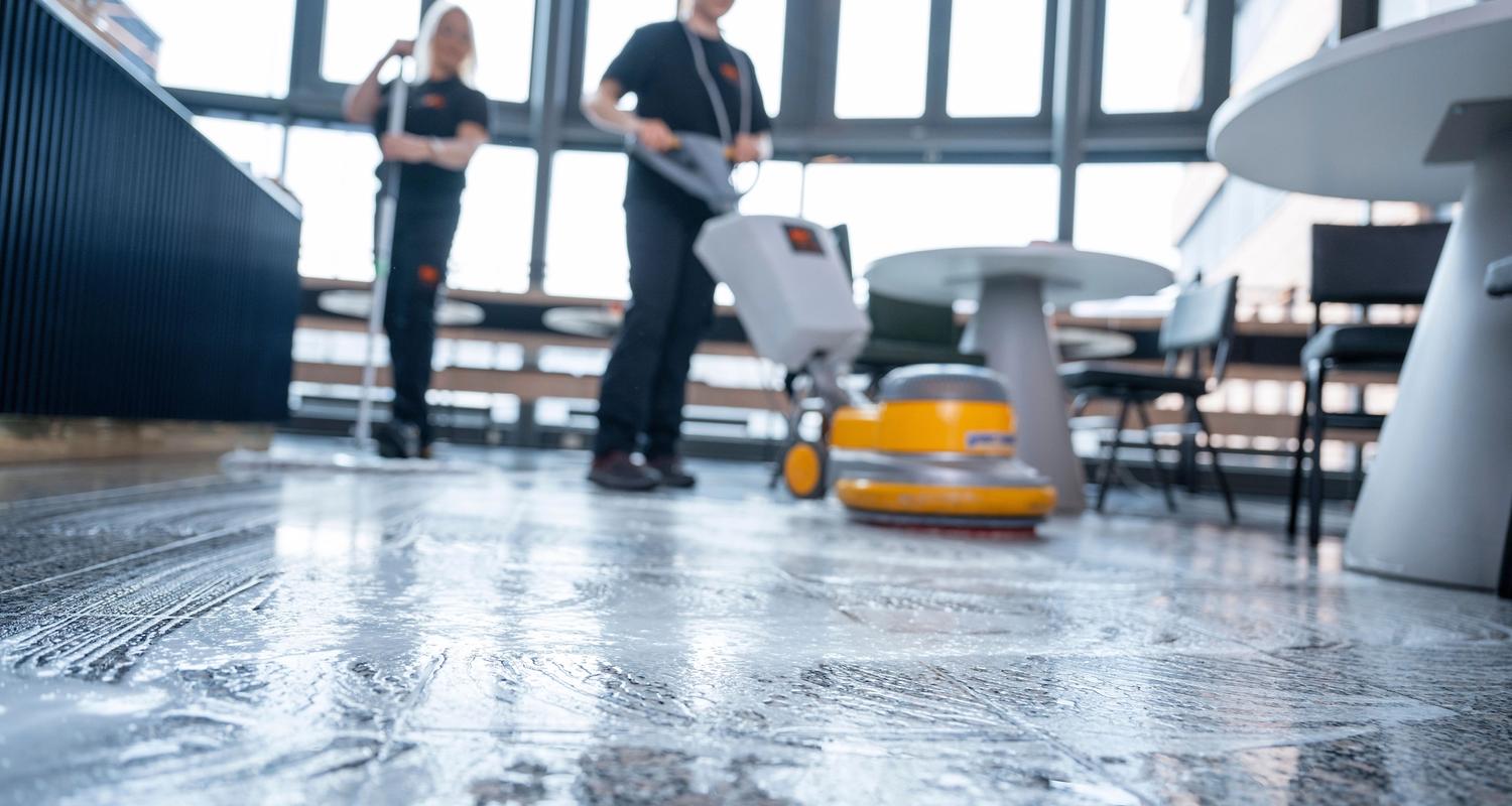 Zemin Temizliği ve Bakımı Uygulaması